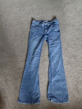 Witty fox woman's size 1  "25" flare  jeans.